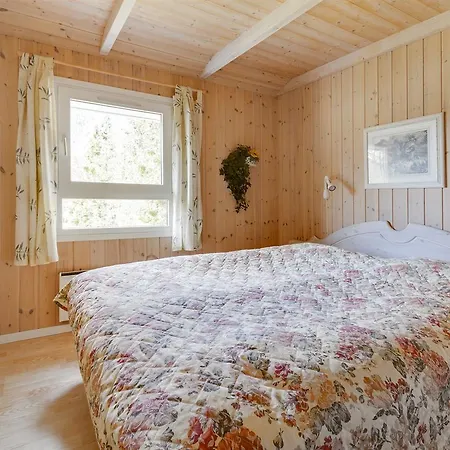Three-bedroom Holiday In