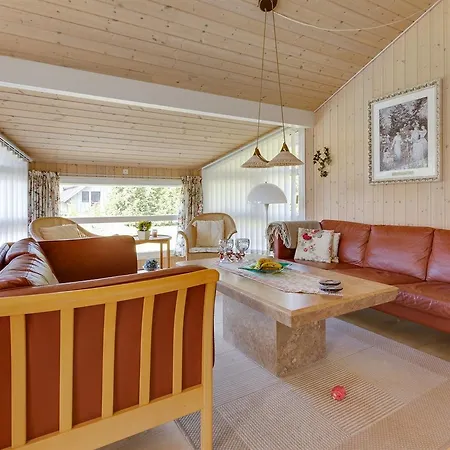 Three-bedroom Holiday In *