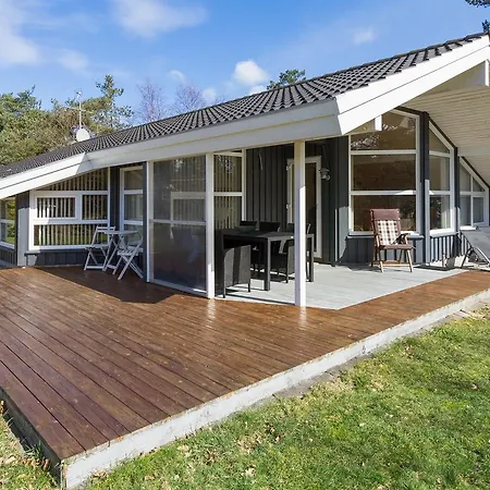 Three-bedroom Holiday In